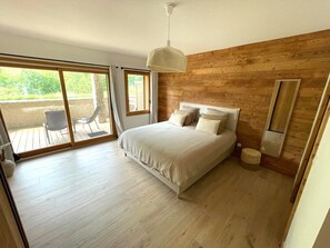 5 多间卧室、熨斗/熨衣板、免费 WiFi、床单