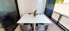 Basic-Apartment | Speisen im Freien