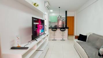 Basic Apartment | Living area