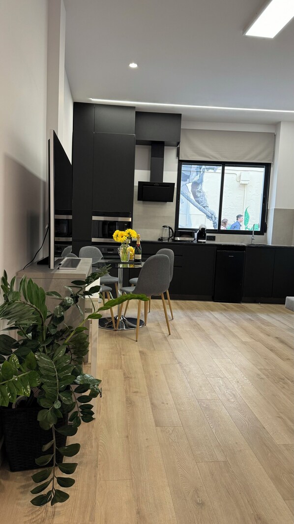 Apartamento Estudio 6 | In-room safe, blackout drapes, iron/ironing board, free WiFi - Apart Hotel Happy Life  (Alicante)