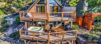Heavenly Heights Chalet: Lakeviews, Hot Tub, BBQ