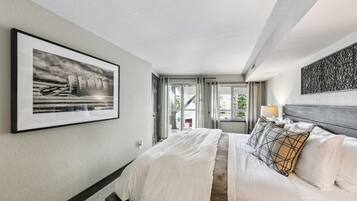 5 bedrooms, desk, iron/ironing board, free WiFi