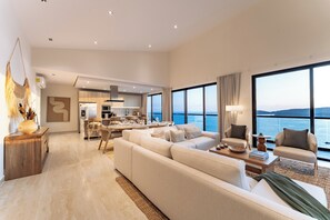Smart TV - Paradise Cove Penthouse | Stunning Ocean Views (Huatulco)