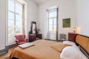 4 slaapkamers, een strijkplank/strijkijzer, wifi, beddengoed