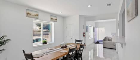 Dúplex, 3 habitaciones | Restaurantes