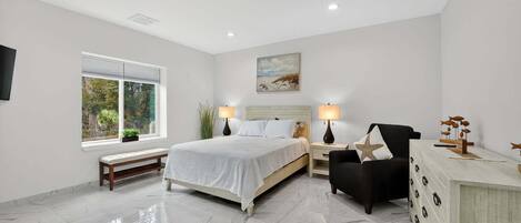 Duplex, 3 Bedrooms | 3 bedrooms, laptop workspace, iron/ironing board, free WiFi