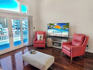Living area - Beachfront 3 Bedroom Condo Just Steps to the Atlantic Ocean! Dune Village #7 (Ocean City)
