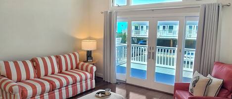 リビング エリア