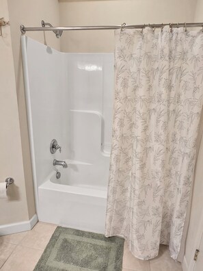 Bathroom - Downtown 3 bedroom condo. 2 blocks to the boardwalk, beach and Atlantic Ocean! SB301 (Ocean City)
