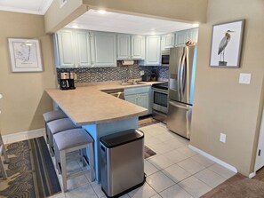 Mikrowelle, Wasserkocher mit Kaffee-/Teezubehör