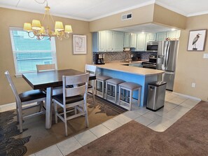 Dining - Ocean block, third floor condo just steps to the beach and Atlantic Ocean! Sea Horse #307 (Ocean City)
