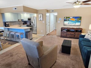 Living area - Ocean block, third floor condo just steps to the beach and Atlantic Ocean! Sea Horse #307 (Ocean City)