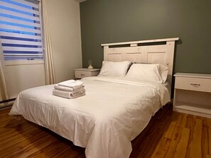 Iron/ironing board, WiFi, bed sheets, wheelchair access - Condos of Mont-Trinité #190 (Saint-Michel-des-Saints)