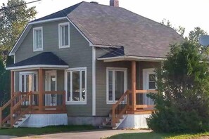 Exterior - La Villageoise, direct access to snowmobile trails (Saint-Michel-des-Saints)