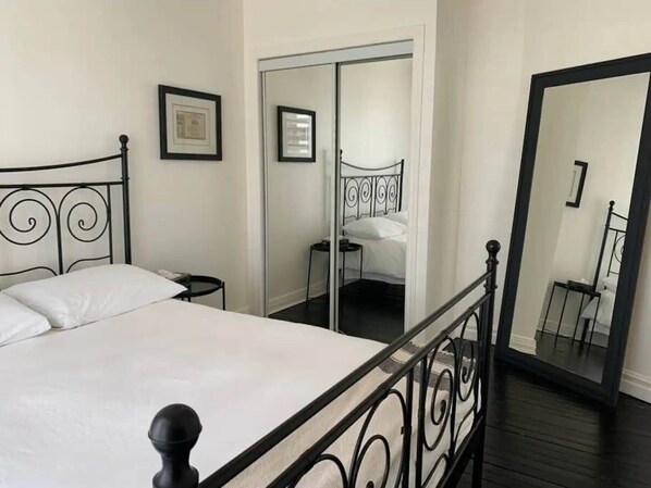 WiFi, bed sheets - La Villageoise, direct access to snowmobile trails (Saint-Michel-des-Saints)