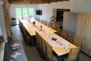 Meeting facility - Holiday Home 'Sport Rees - 7 Fewo Eventraum' with Mountain View, Private Terrace and Wi-Fi (Oberried)