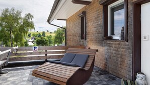 Terrace/patio - Holiday Home 'Sport Rees - 7 Fewo Eventraum' with Mountain View, Private Terrace & Wi-Fi (Oberried)