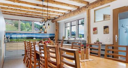 Ferienhaus 'Sport Rees - 7 Fewo Eventraum' mit Bergblick, privater Terrasse & WLAN