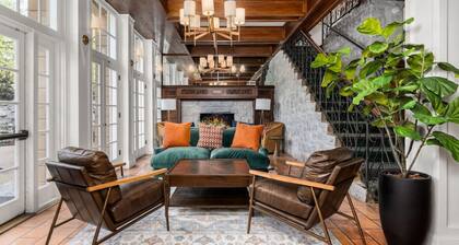 Wine Country Escape • Boutique Hotel, 1BR Queen