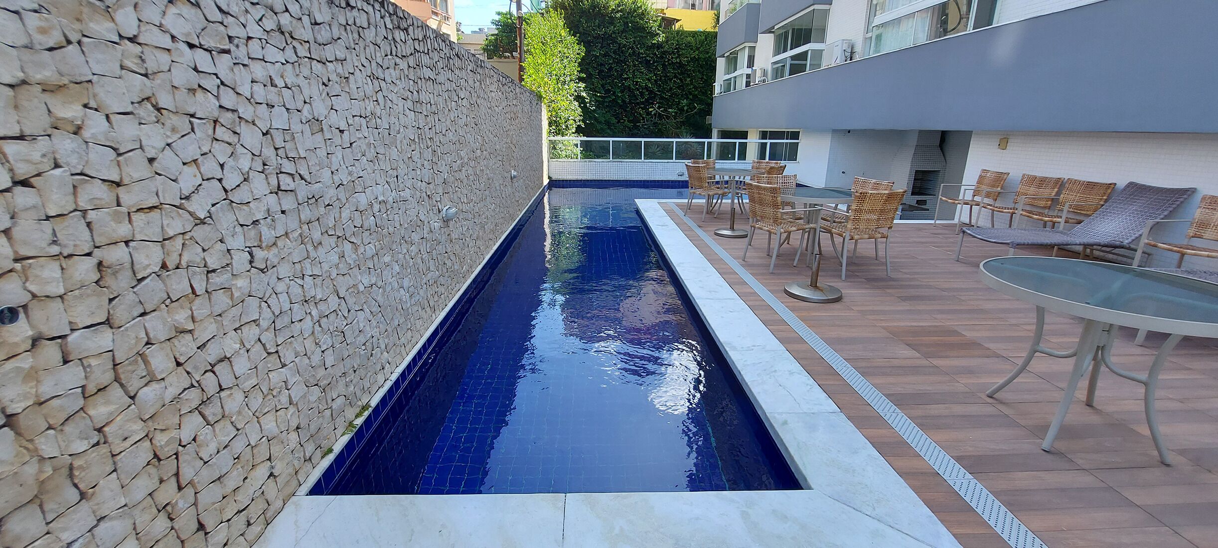 Hồ bơi ngoài trời 