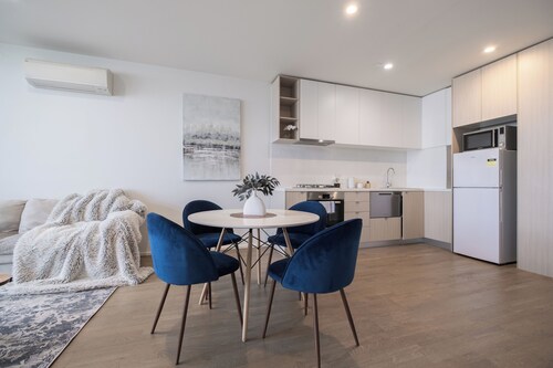 2BR2BA apt in Maribyrnong-Perfect Blend of Urban