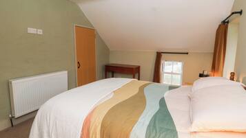 2 bedrooms, individually decorated, individually furnished, free WiFi