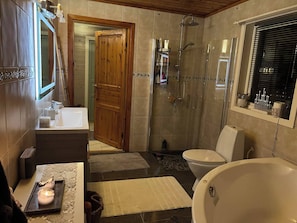 Maison, 2 chambres, accessible aux personnes à mobilité réduite, fumeur | Salle de bain