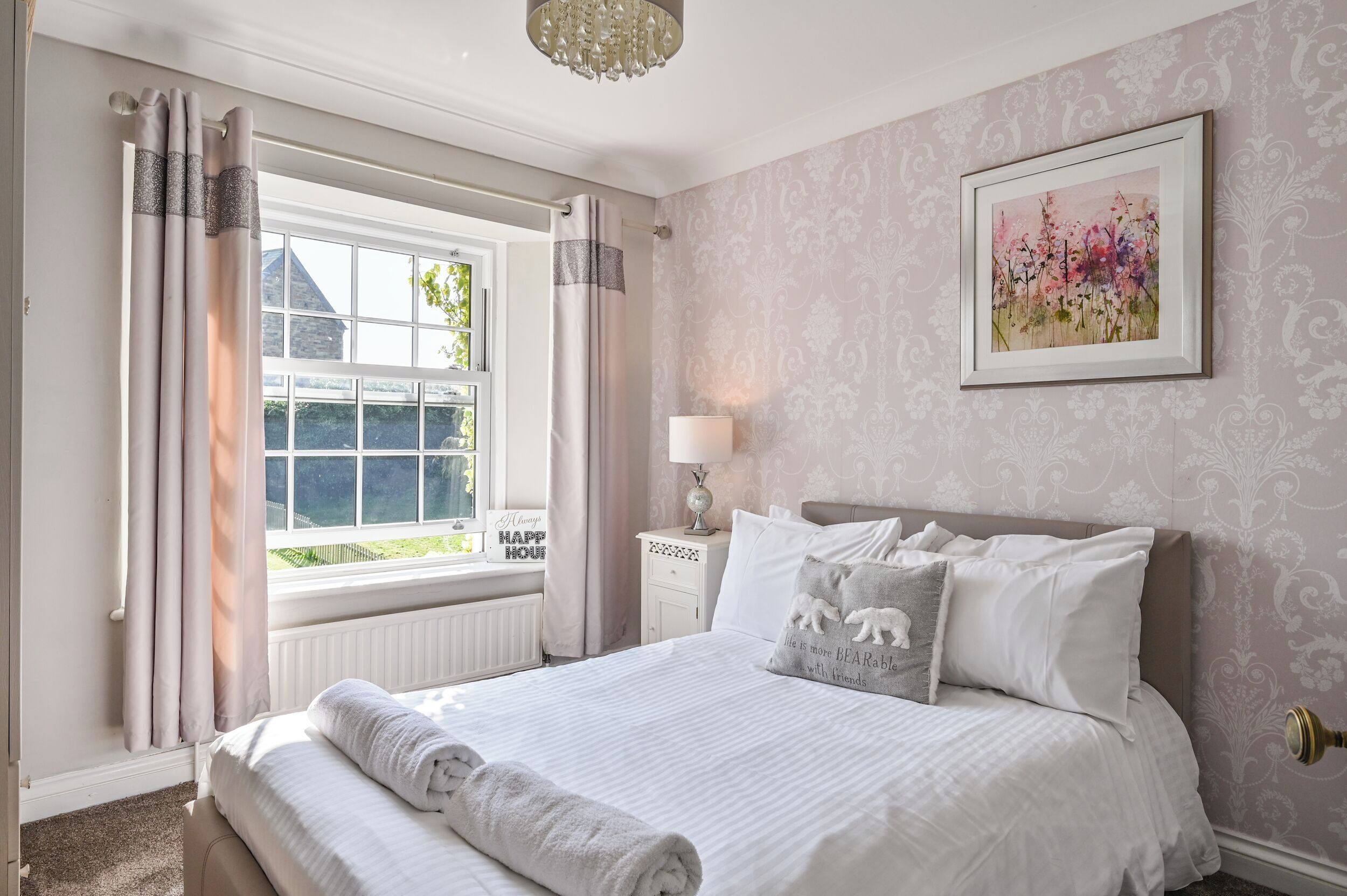 5 bedrooms, individually decorated, individually furnished, free WiFi