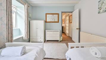 5 عدّة غرف نوم وبديكورات فريدة لكل غرفة وطراز فريد لكل وحدة