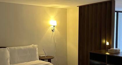 Cozy and warm 1-bedroom hotel with AC in the middle of Phnom Penh city
