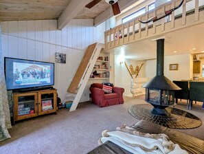 Télévision, cheminée