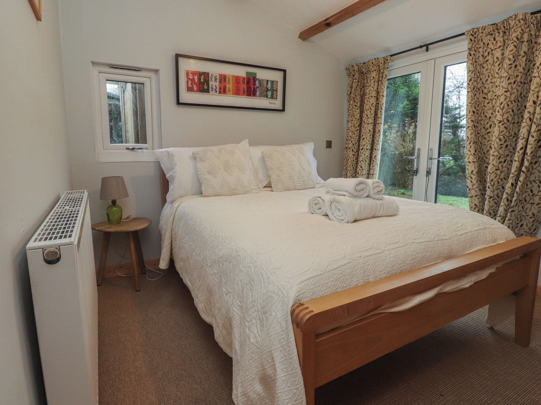 2 bedrooms, individually decorated, individually furnished, free WiFi