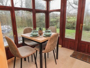 Dining - Glan Yr Afon (Caernarfon)