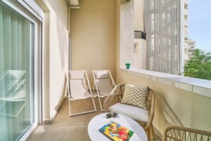 Property grounds - Elegant apartment with sunny terrace and swimming pool all year round. (Benalmádena)
