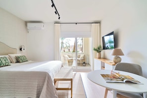 Iron/ironing board, WiFi, bed sheets, wheelchair access