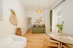 TV - Boutique Urban Nest | Cozy & Central 2 (Berlin)