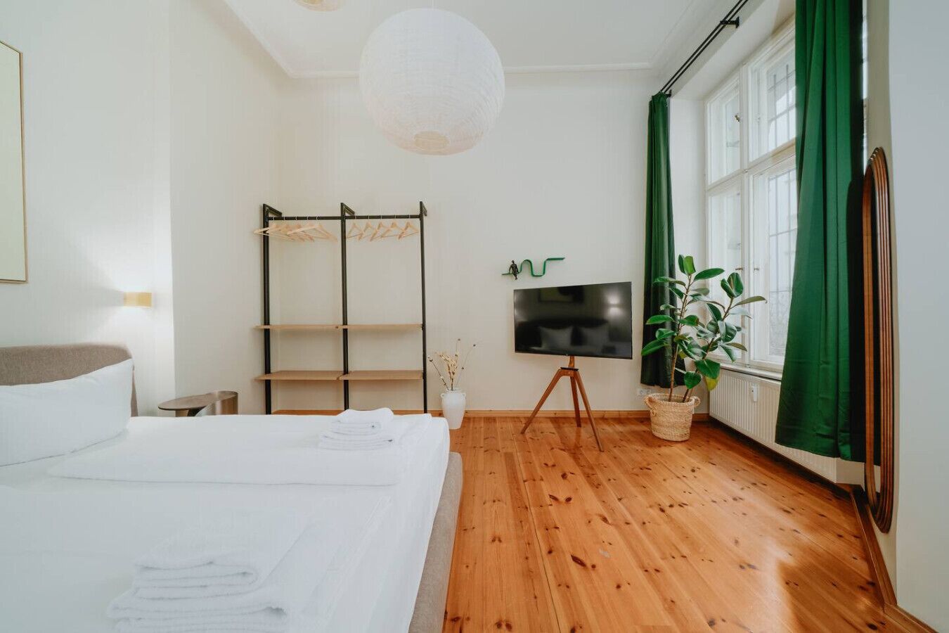 WiFi, bed sheets