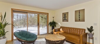 Beautiful 2-bedroom cottage on Robert Frost Trail