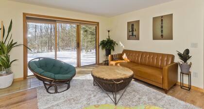Beautiful 2-bedroom cottage on Robert Frost Trail
