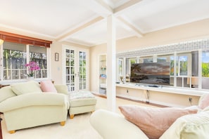 Smart TV, books