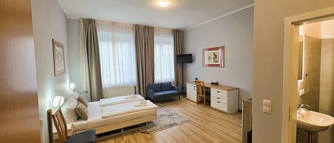 Appartement Confort, vue sur la cour intérieure | AccÚs au Wi-Fi (inclus), literie fournie