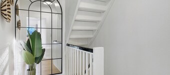 'Home Away from Home' Cozy Historic Holiday House