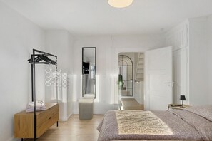 4 habitaciones, tabla de planchar con plancha, wifi y ropa de cama 