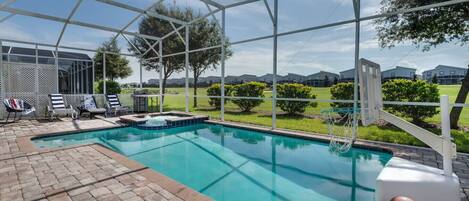 Et oppvarmet basseng