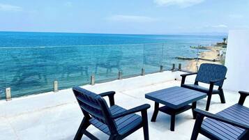 Apartamento, 2 quartos, sacada | Terraço/pátio