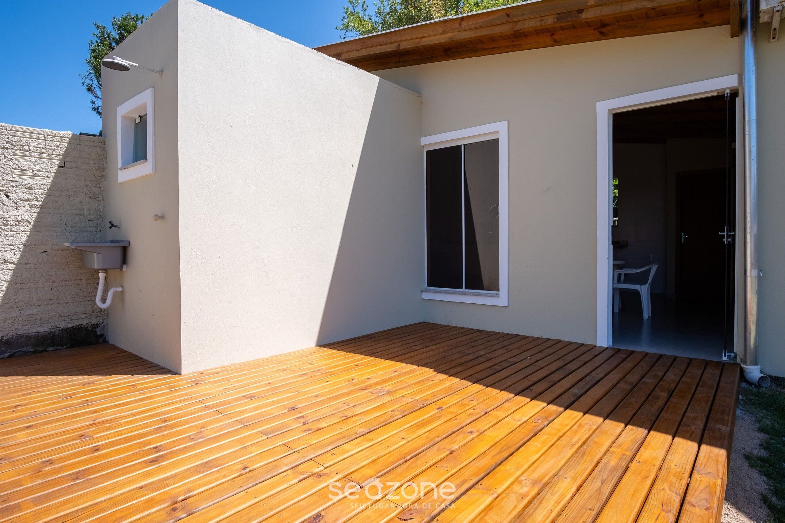 Basic Apartment | Terrace/patio