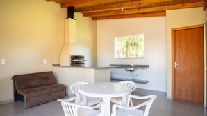 Villa | Dining - 2-bedroom House With Barbecue Area Wil0012 (Imbituba)