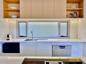 Fridge, microwave, oven, stovetop - Kalbarri Visions Apartment, Kalbarri, WA (Kalbarri)