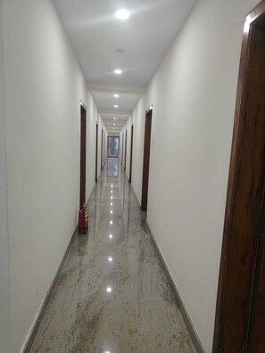 Hallway - HOTEL SOHAN BOARDING AND LODGING (Perdoor)