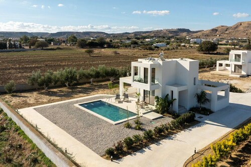 Geo`s Luxury Villa : Private Pool - By the beach